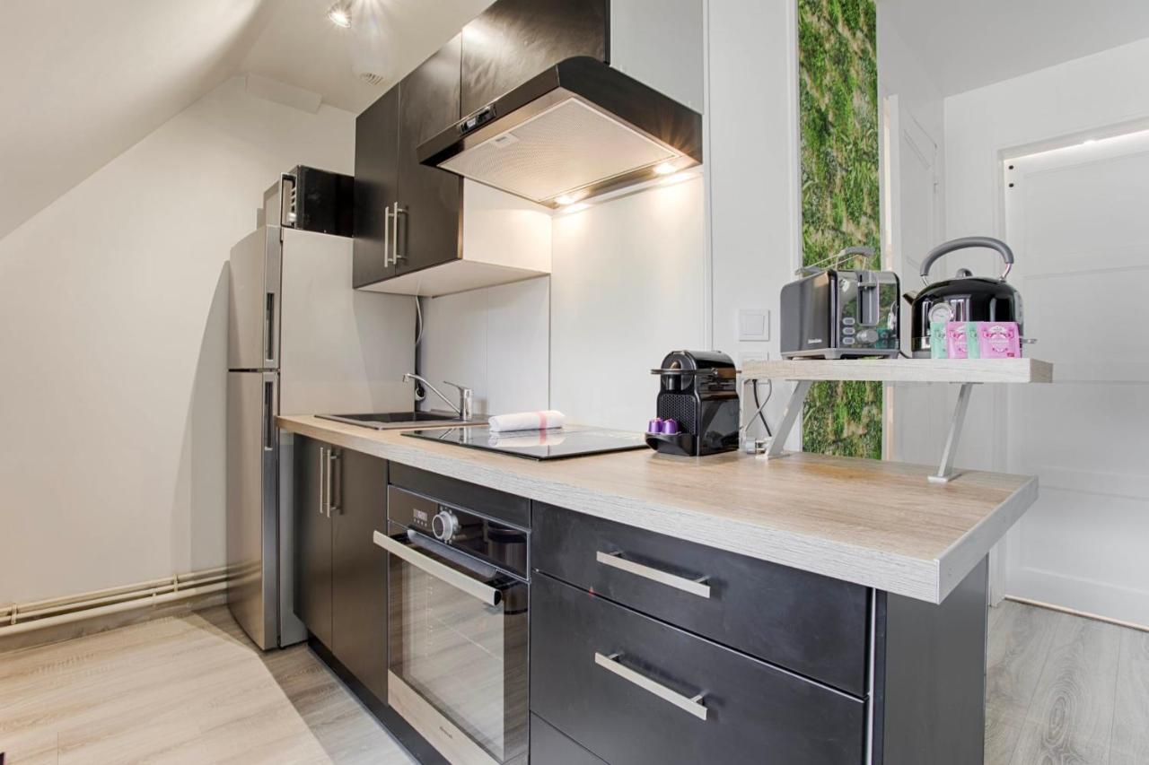 La Casa Centra Charm At Falaise'S Downtown Appartement Falaise  Buitenkant foto